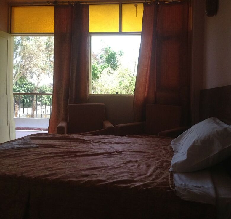 Rezeiky Hotel And Camp Luxor