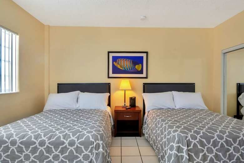 Gorgeous 1br Apartment, A Walk From The Beach