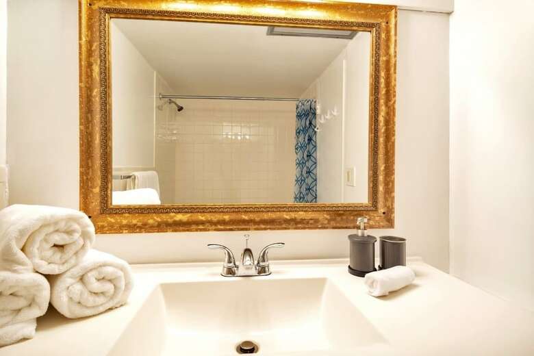 Gorgeous 1br Apartment, A Walk From The Beach