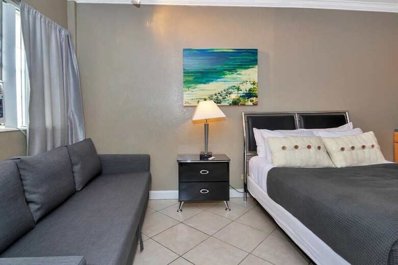 Apartamentos Gorgeous Gem, Walk From The Ocean!!
