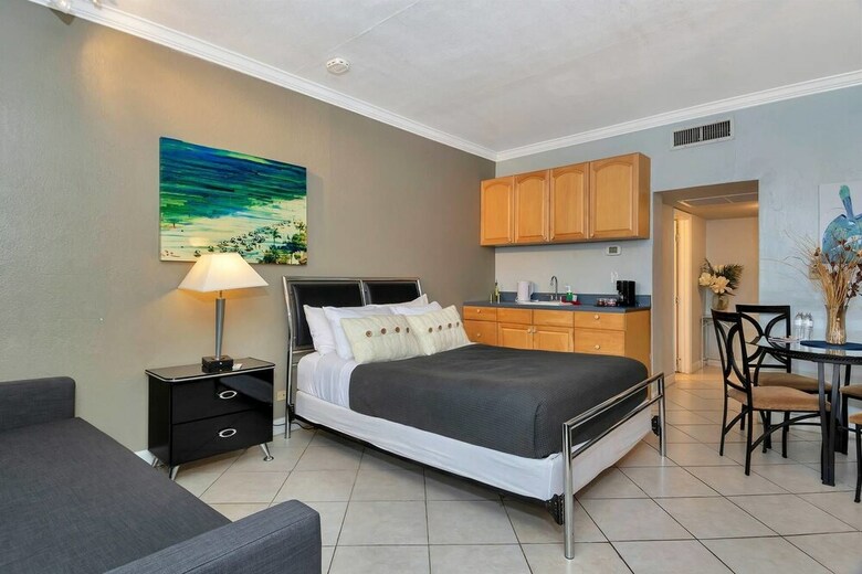 Apartamentos Gorgeous Gem, Walk From The Ocean!!