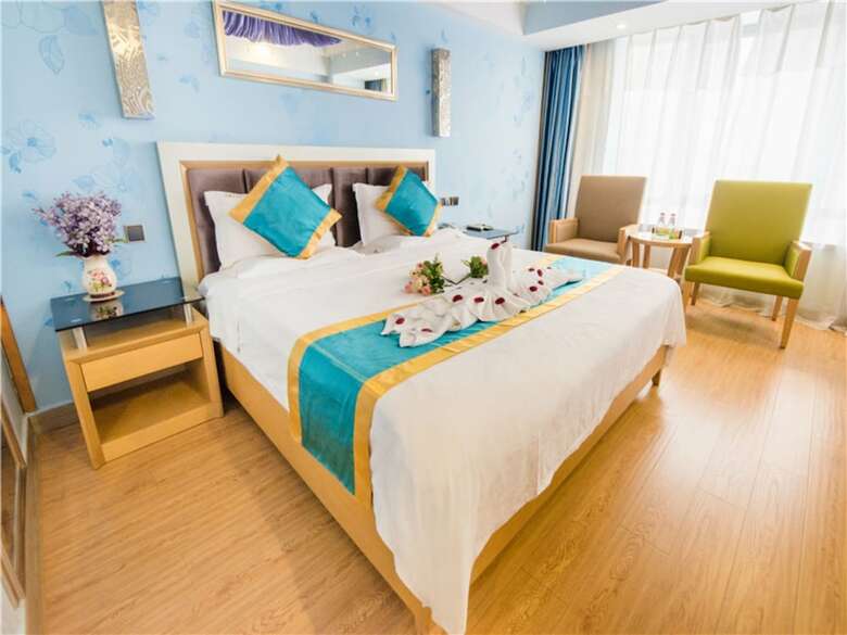 Haikou Twelve Oaks Hotel