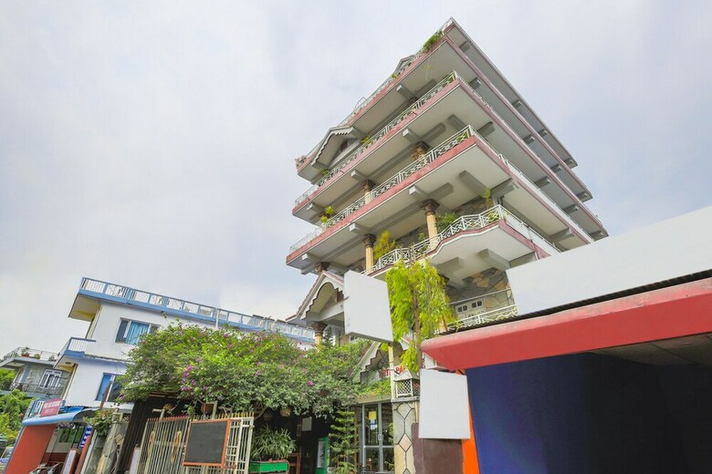 Oyo 403 Hotel Paradise Inn