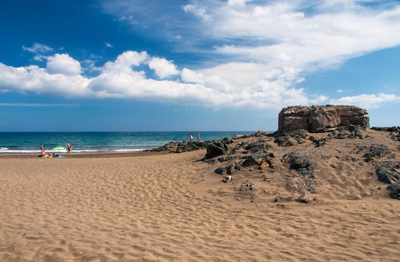 Beachfront Apart. Las Burras Mra 02