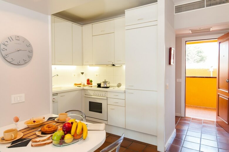 Beach Front Apartment In Playa de Las Burras Cn