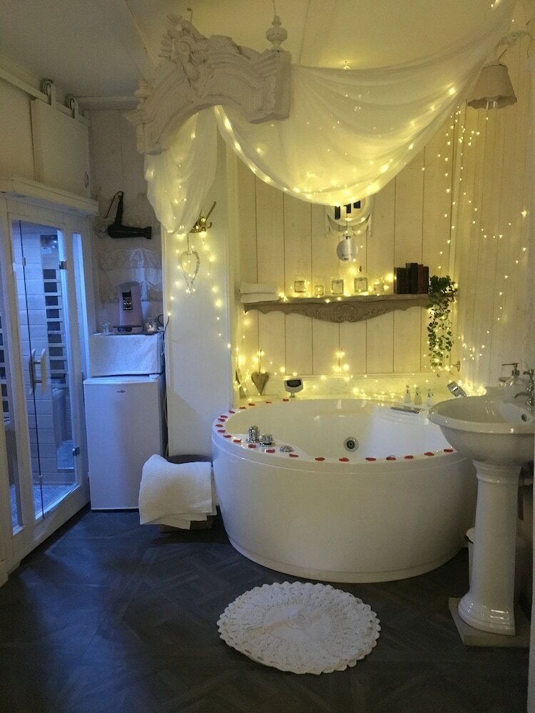 Apartamentos L'escapade Aixoise Sauna Baln�o Jacuzzi All Inclusive
