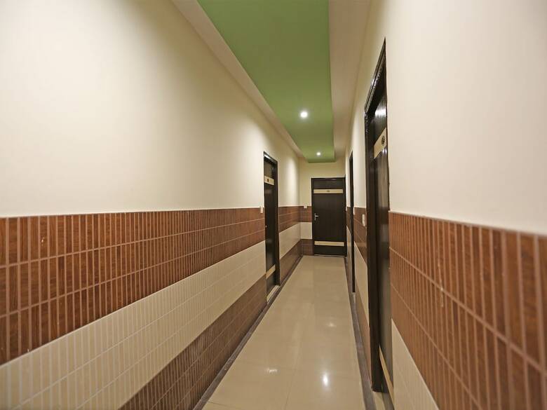Oyo 29110 Hotel Gold Radiance