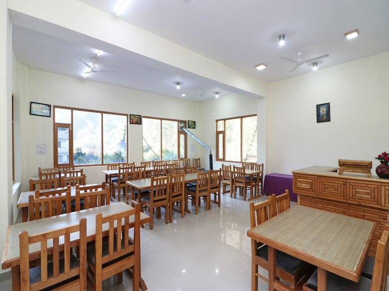 Oyo 23570 Hotel New Tashila