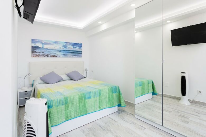 63. Los Cristianos Apartment, First Sea Line, Parking
