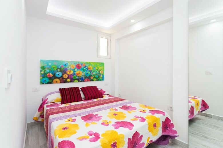63. Los Cristianos Apartment, First Sea Line, Parking