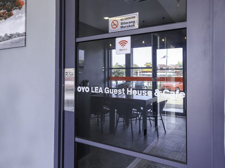 Hotel Oyo 1145 Lea Guest House & Cafe