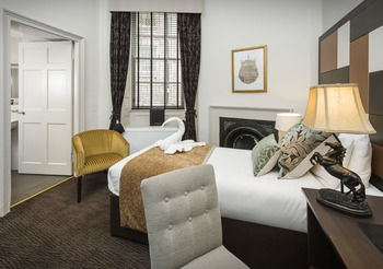 Albany Hotel