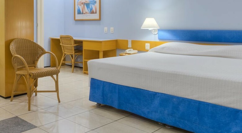 Hotel Golden Tulip Iate Plaza