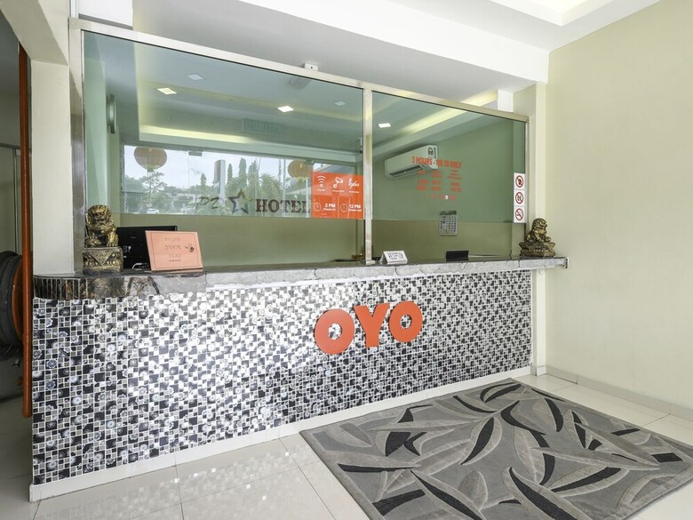 Oyo 1136 Pd Star Hotel