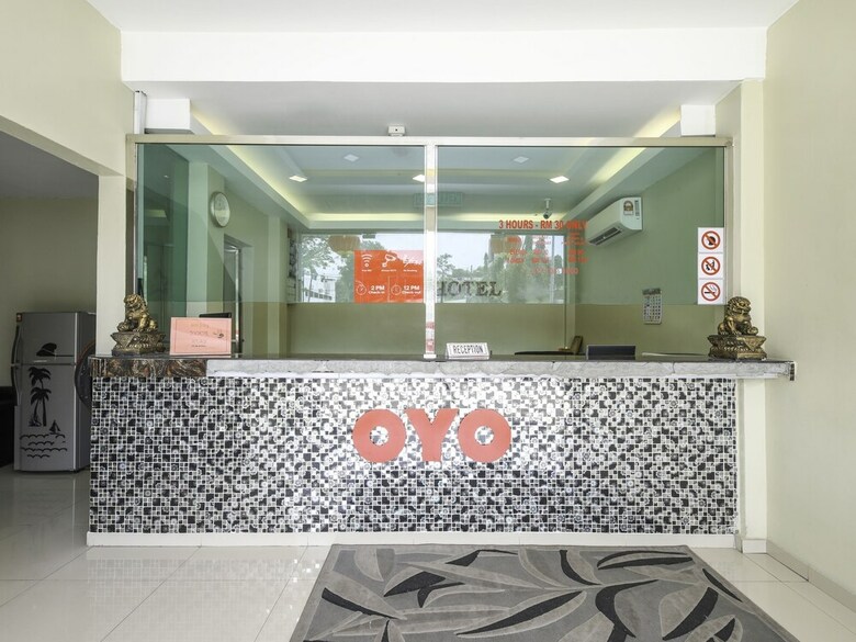 Oyo 1136 Pd Star Hotel