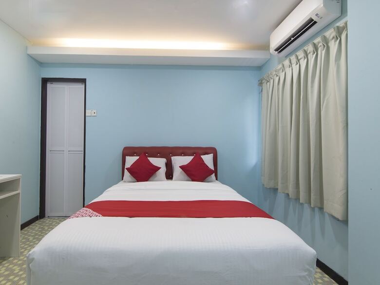 Oyo 1136 Pd Star Hotel