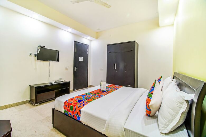Fabhotel Dhairya Residency