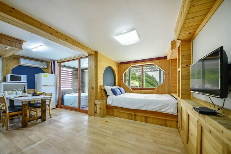 Geoje Santorini Pension