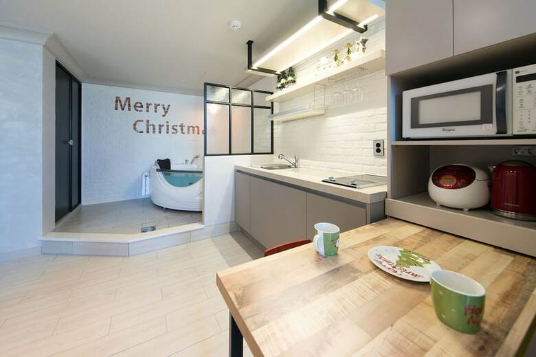 Apartamentos Christmaspension Pet Pension