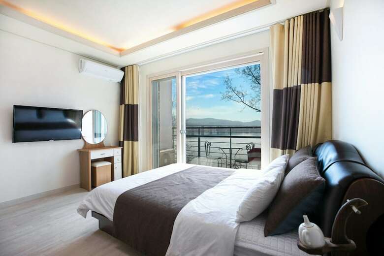 Nami Island Rivermoon Spa Pension