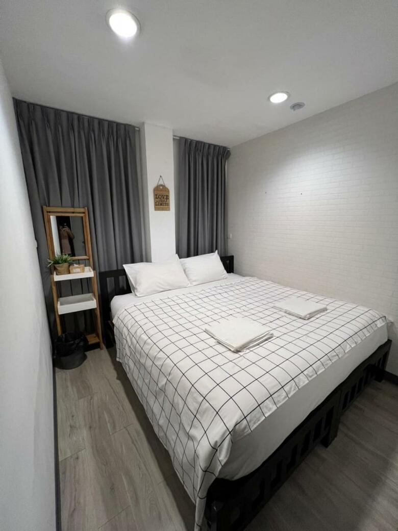 Hostal White House Hostel