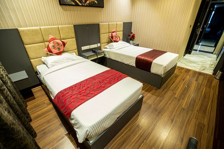 Grand Seasons - The Business Hotel