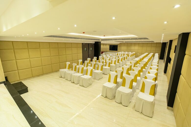 Grand Seasons - The Business Hotel