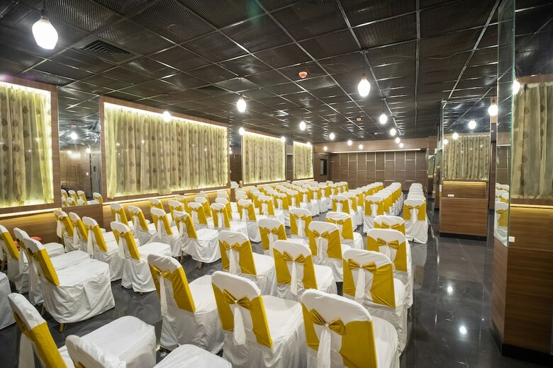 Grand Seasons - The Business Hotel