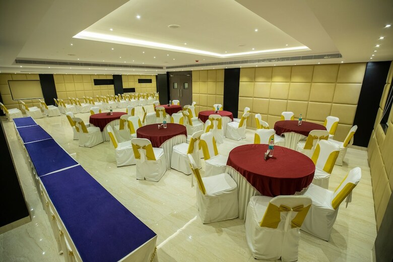 Grand Seasons - The Business Hotel