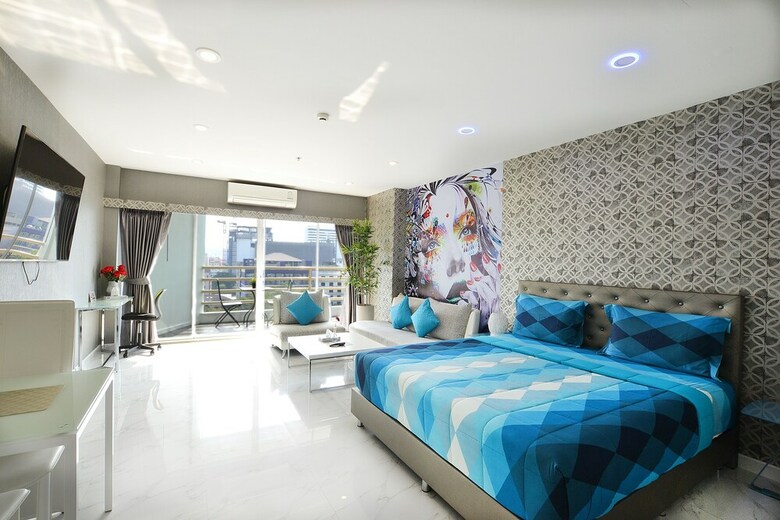 Blue Ocean Suite