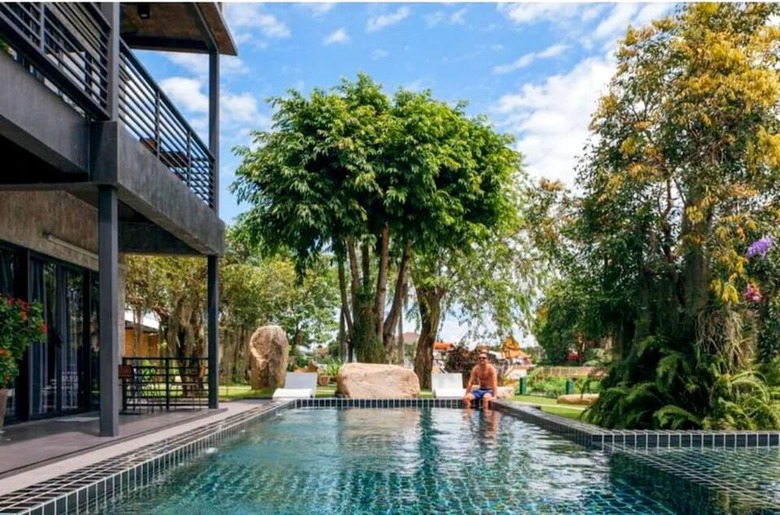 Riverside Luxury Pool Villa 88 Place