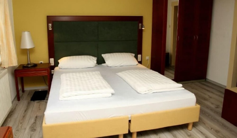 Hotel Pension Zur L�rche