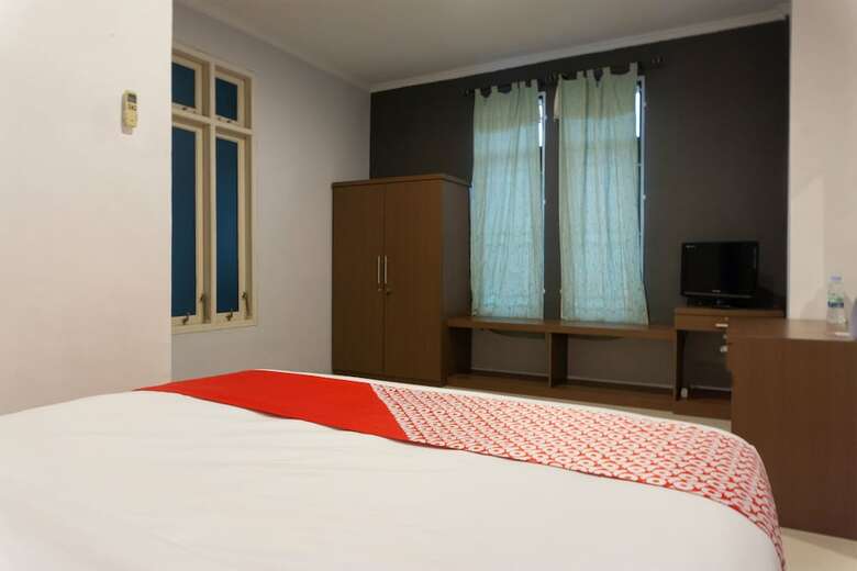 Hostal Oyo 916 Bintara Guest House