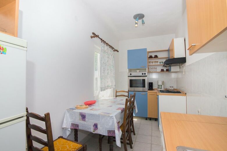Apartments Jakov