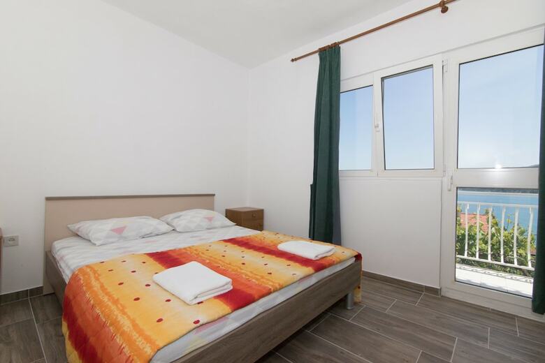 Apartments Jakov
