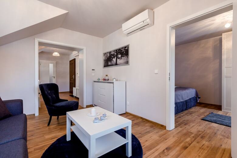 Aparthotel Apartments Menuet