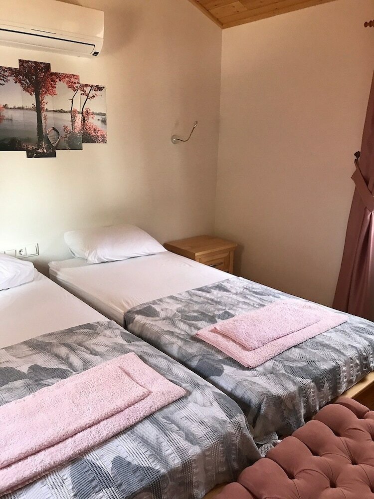 Pension Ada Pansiyon Karaoz