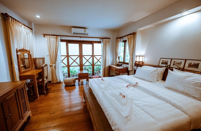Hotel Vila Villa Resort In Town