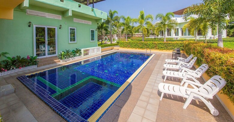 Hotel Villa Reina Khao Yai Resort