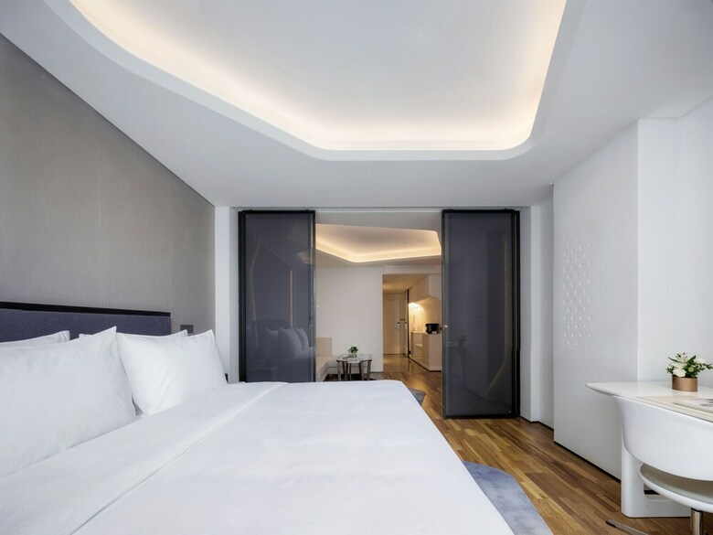 Flyzoo Hotel -- Alibaba