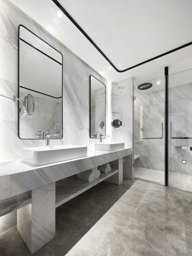 Flyzoo Hotel -- Alibaba