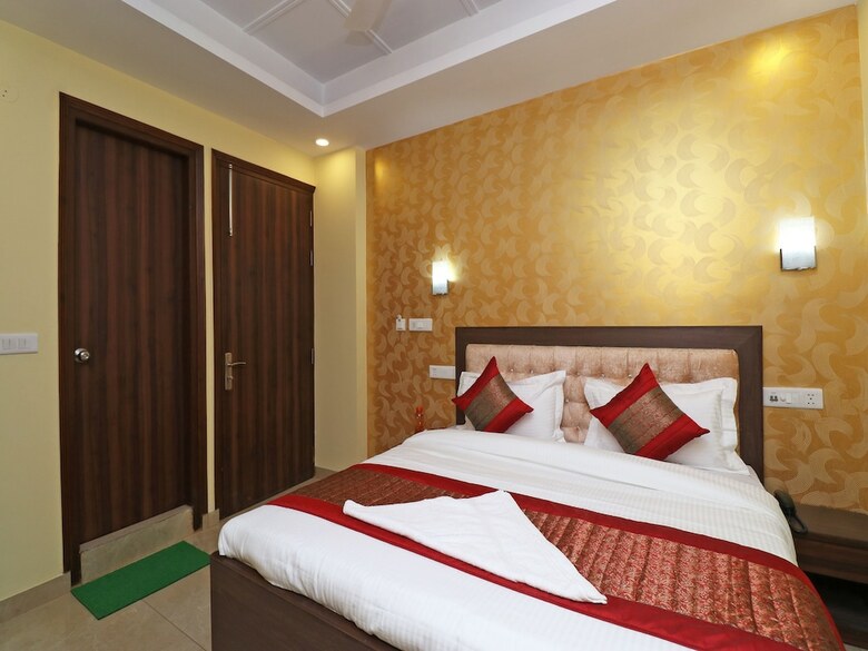Airport Hotel R S Palace