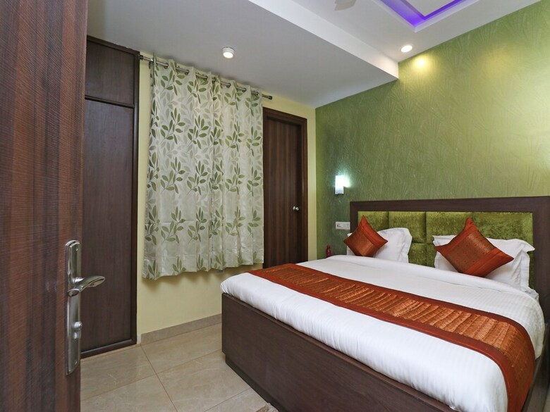 Airport Hotel R S Palace