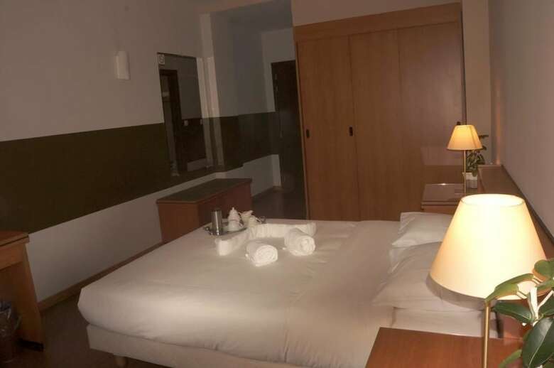 Hotel H�tel Des Deux Gares