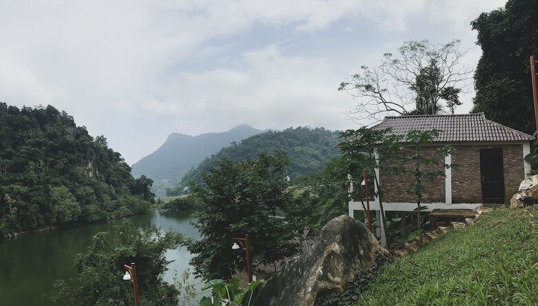 Hotel Ba Be Lakeside Bungalow