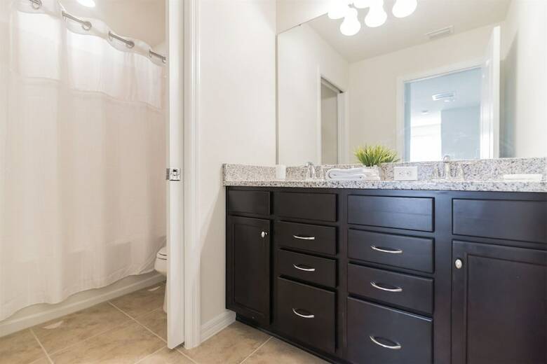 Solterra 5br Townhome W Splash Pool