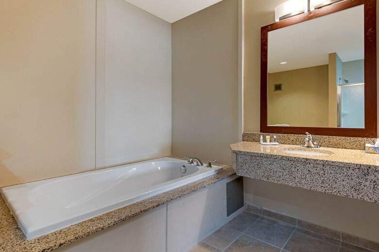 Hotel Comfort Inn & Suites