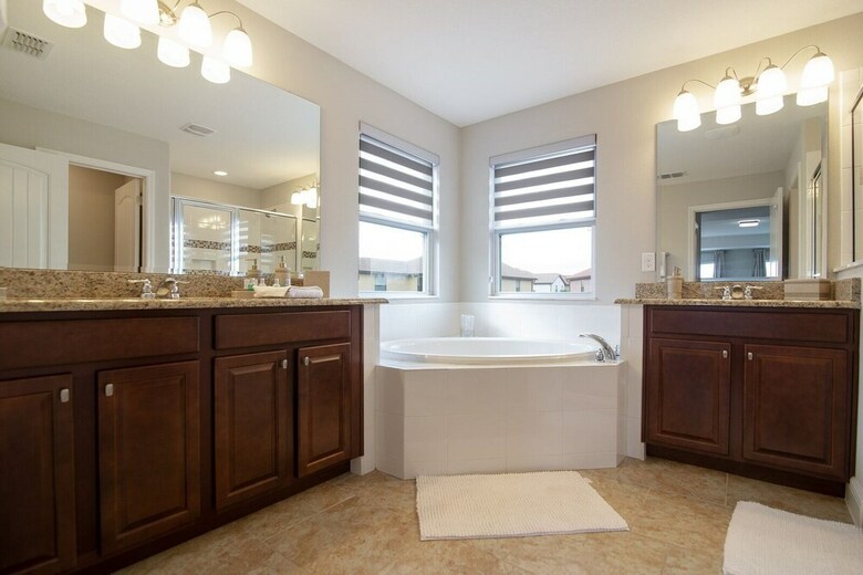 6br 5ba Solterra Pool Home