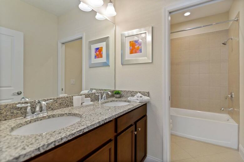 4br Townhome In Festival