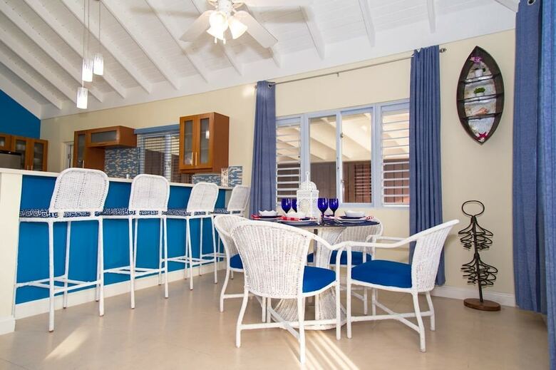 Sea Breeze Villa At Coolshade